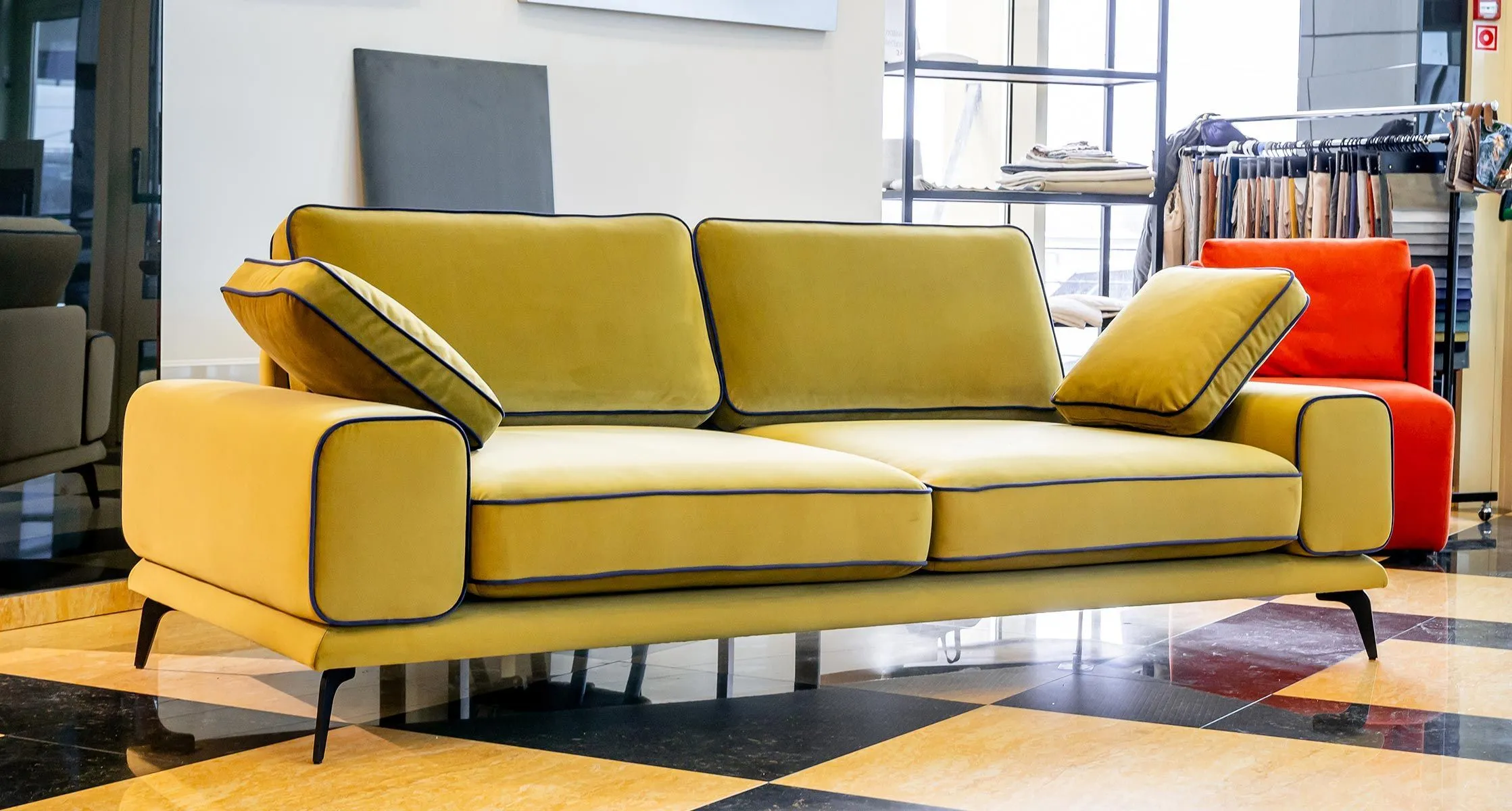 Manhattan 14 Sergio Mebili Тури