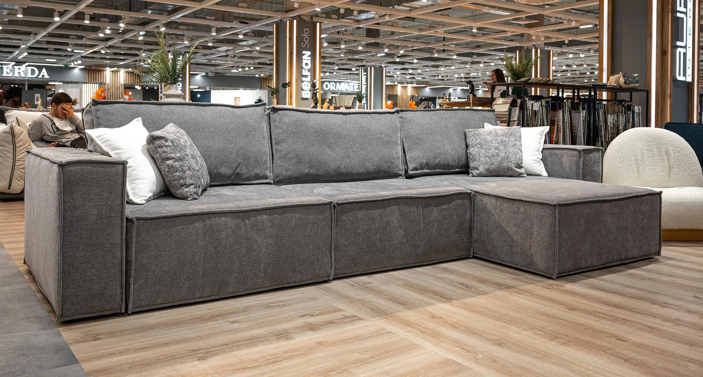 Friends 9 Aura Турин