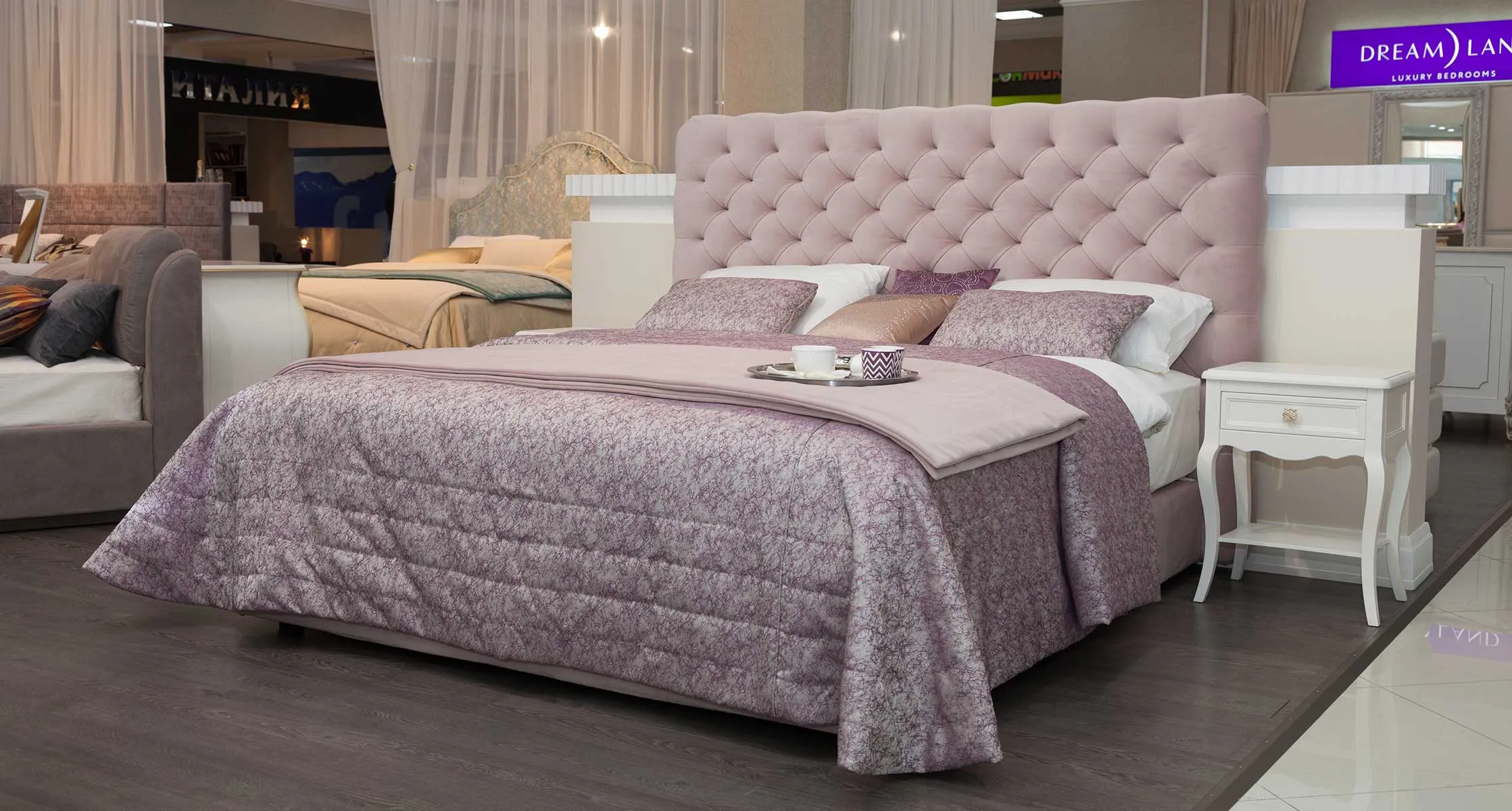 Manhattan_4_DreamLand_Dolores-1