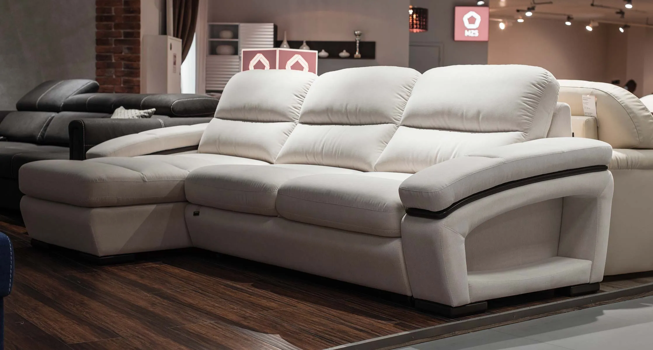 Joy_1_Andrea_Riko (1)