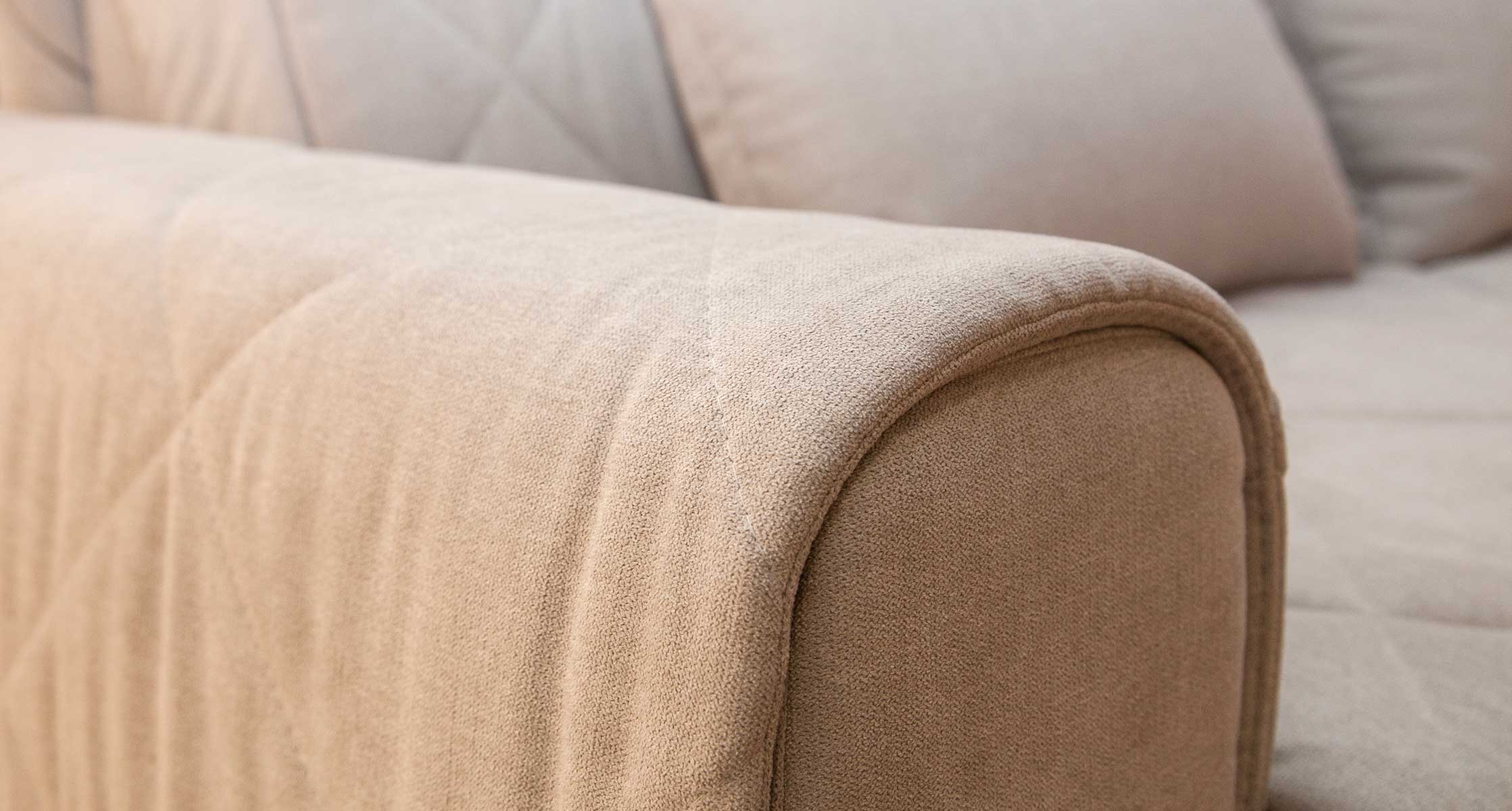 Miss_32_Sofa_sleep_Edison