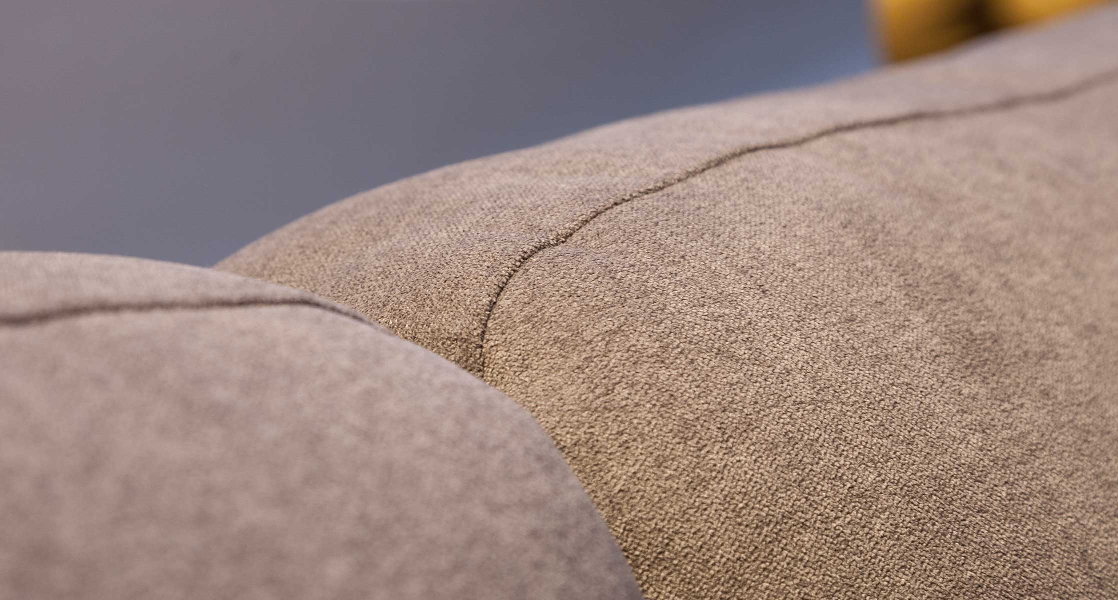 Miss_10_Divanger_Foster