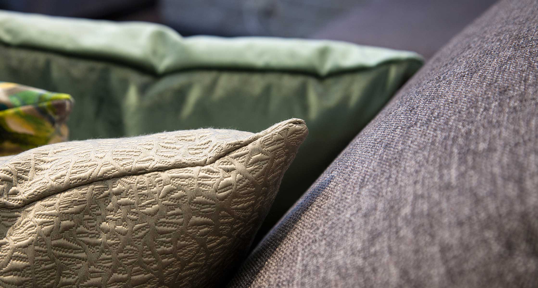 Divine_5_M&Z_Monreal