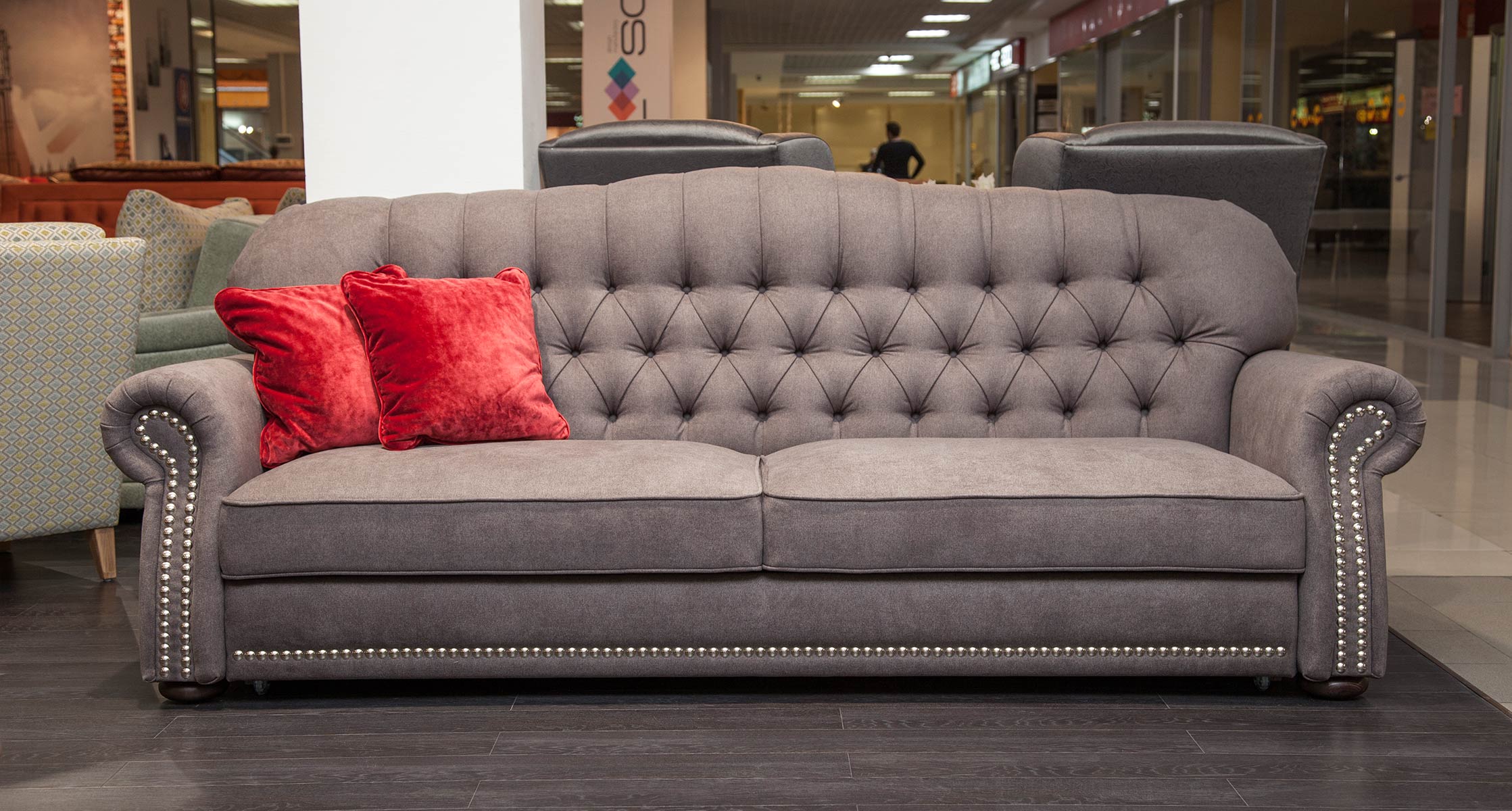 Miss_10_El_Sofa_Roal