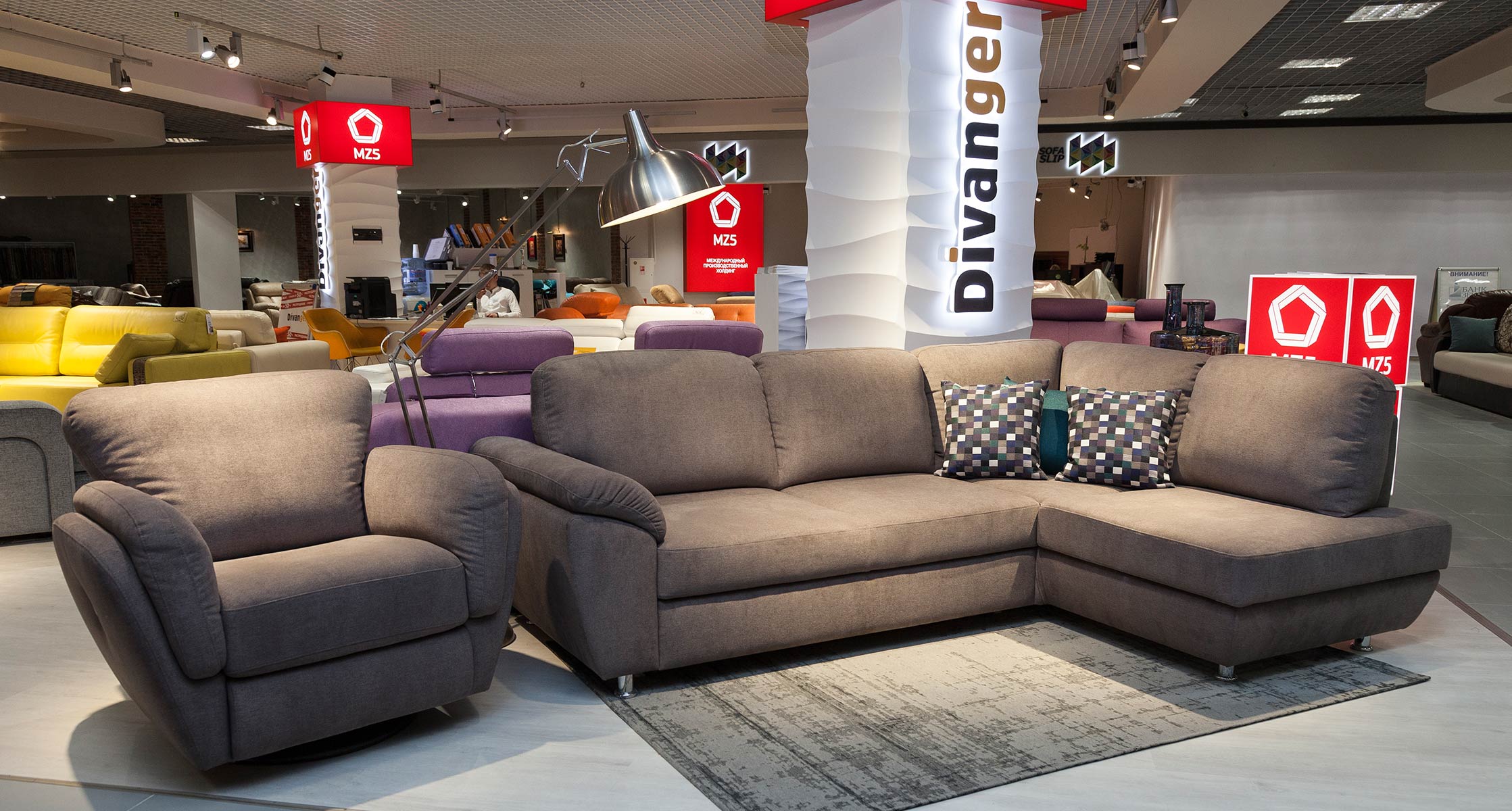 Miss_10_Divanger_Foster