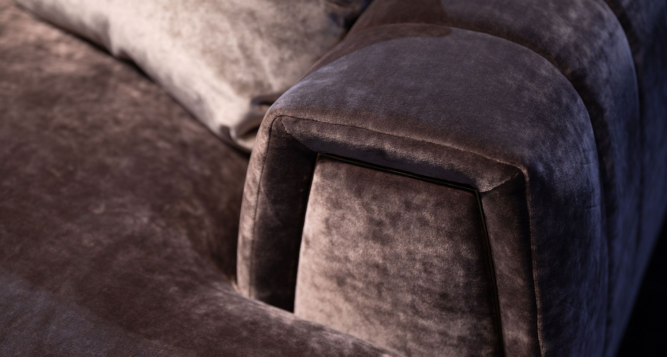 VellutoIris 6116 AlbertShtein Дискавери