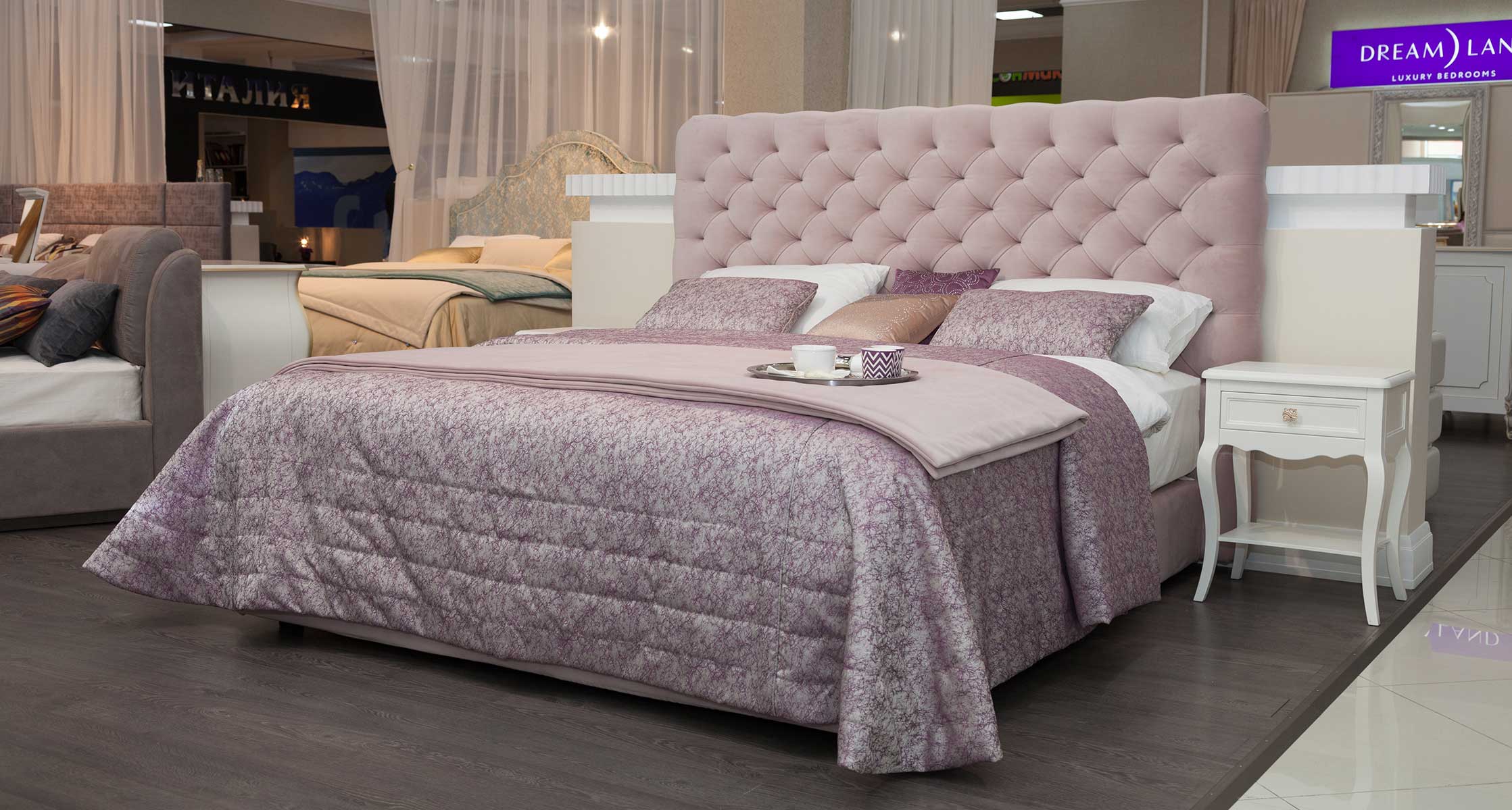 Manhattan_4_DreamLand_Dolores-1